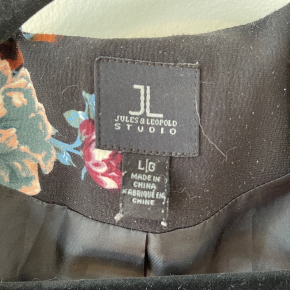 Short Floral Blazer - Picture 3 of 3